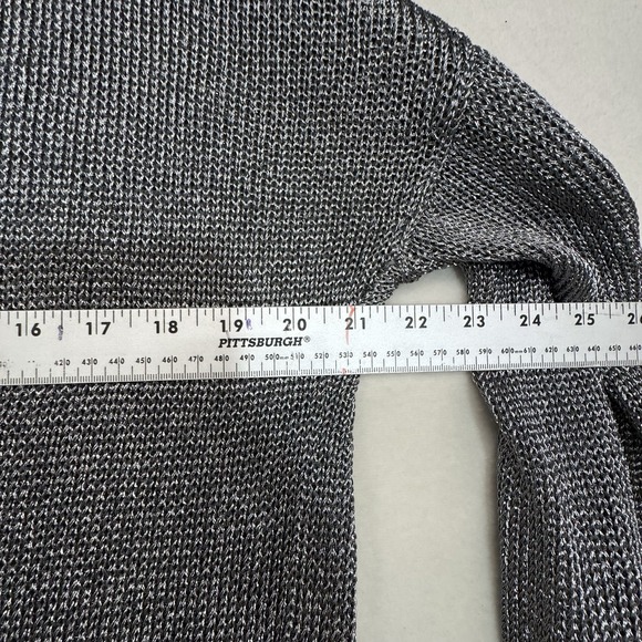 Vince. Silver Metallic Knit Long Sleeve Sweater Pullover Crewneck Pewter Sz M - Picture 6 of 7